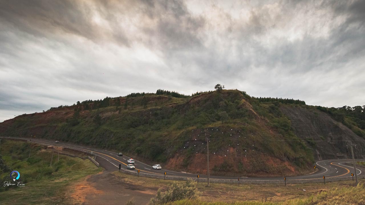 Morador de Botucatu morre após cair de moto na serra