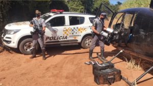 Polícia encontra cocaína abandonada em helicóptero