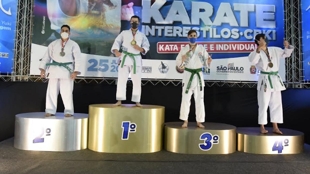 Equipe botucatuense de Karatê conquista 14 medalhas no Campeonato Paulista