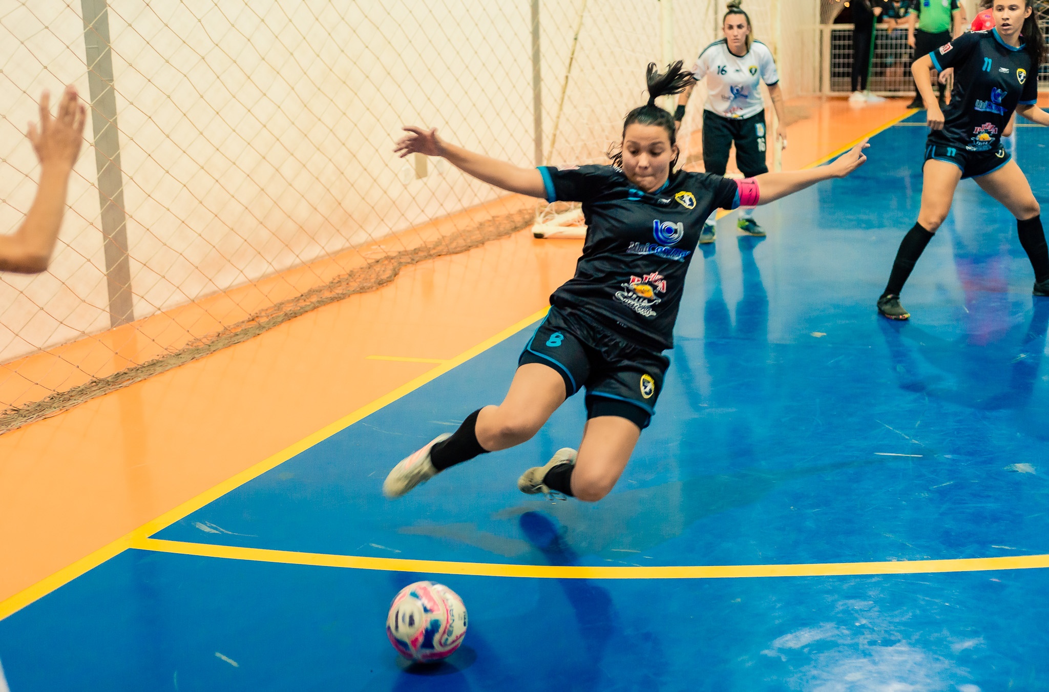 Futsal feminino de Botucatu vence de Pirajuí por 8 a 4