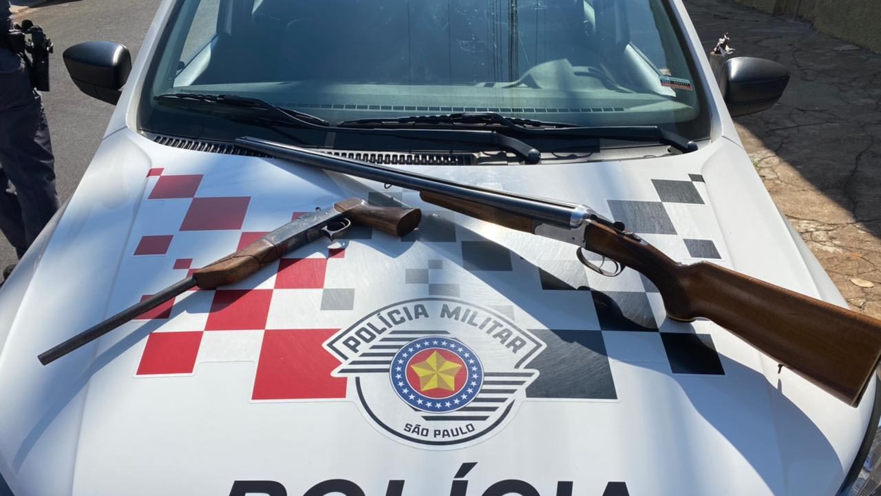 Tentou resolver problema com barulho apontando uma arma e se enrolou com a polícia