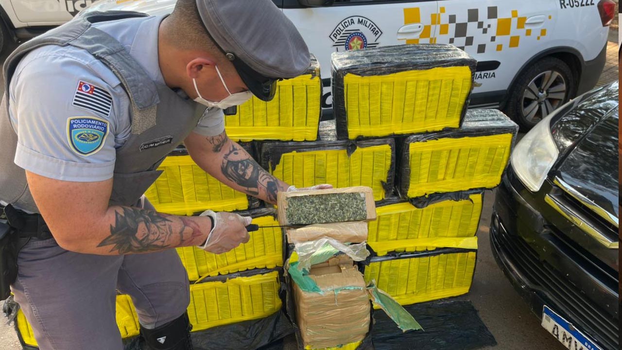 Após perseguição Polícia Rodoviária apreende 200 quilos de maconha em Quadra