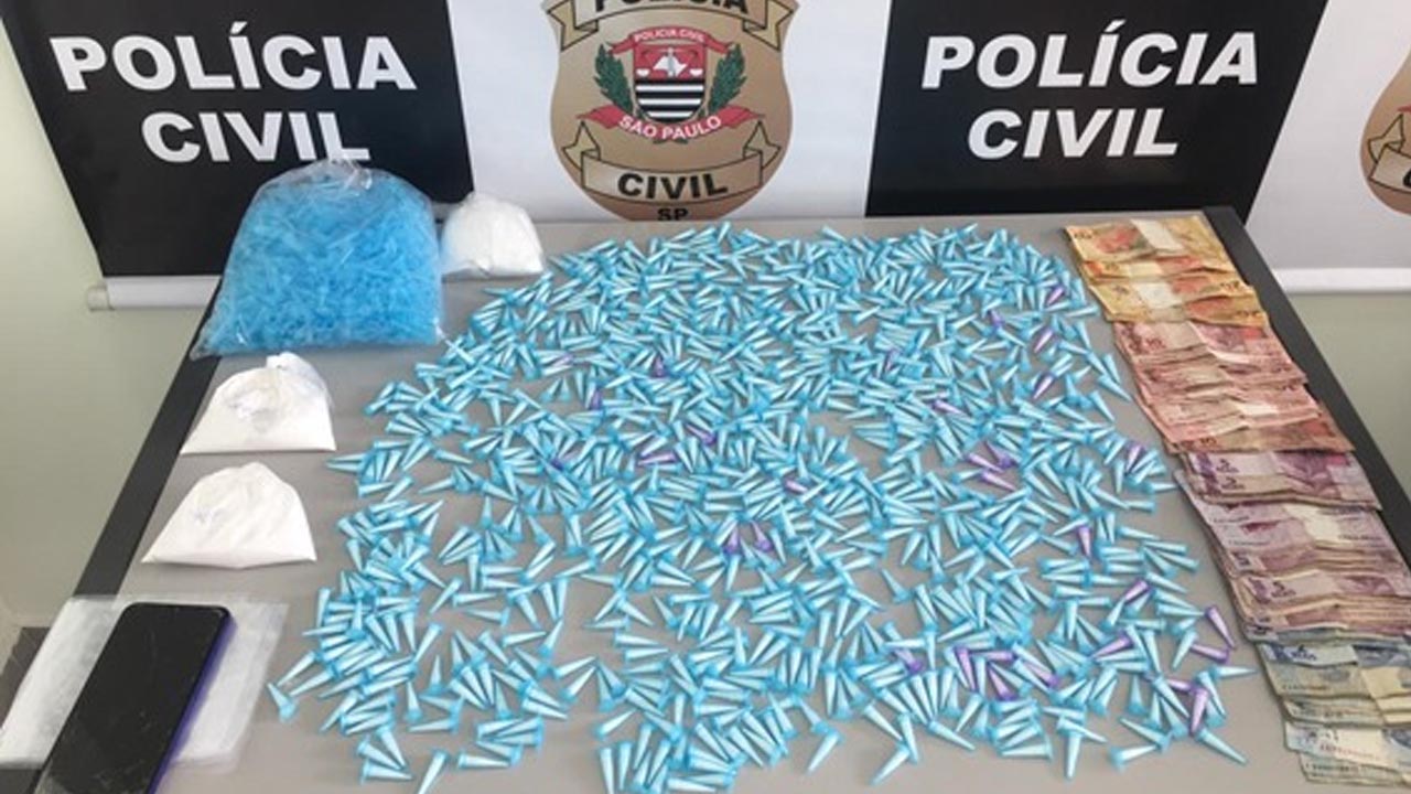 Irmãos de Bauru são presos com mais de mil porções de cocaína prontas para a venda