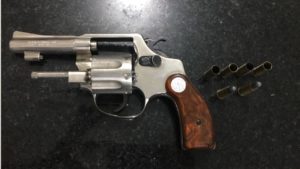 Trocou o zap pela pistola e truco em festa de casamento acaba em tiro e prisão