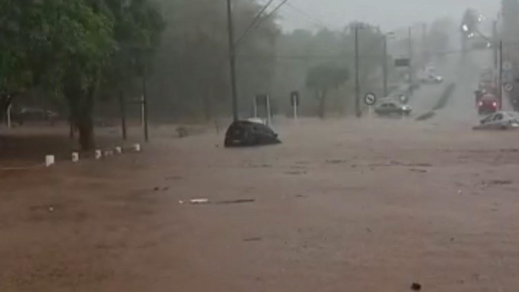 Video de quase 8 minutos mostra todo o estrago que temporal causou em Botucatu
