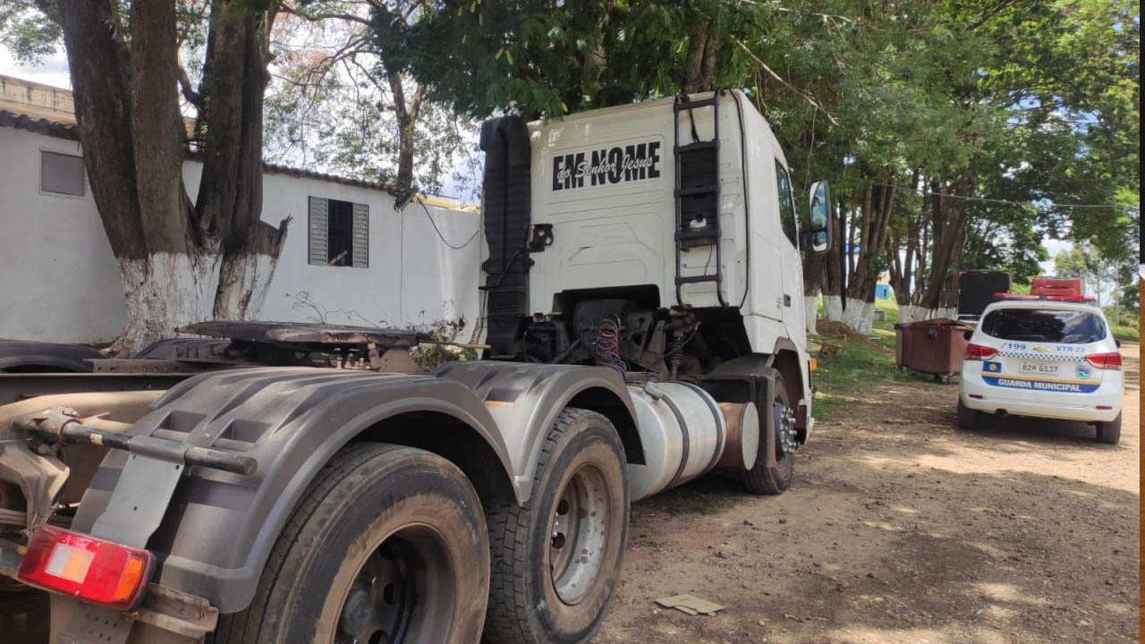 Caminhão roubado em Carapicuíba é encontrado em Botucatu