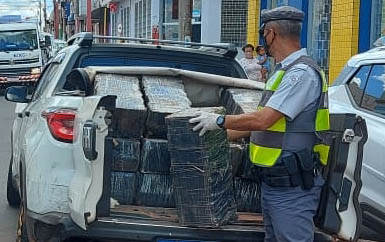 Caminhonete carregada de drogas invade contramao e causa acidente em Pompeia 1