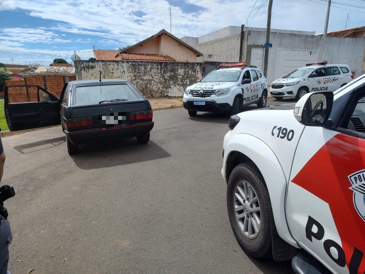 Cerco policial prende homem que furtou dois carros seguidos em Botucatu