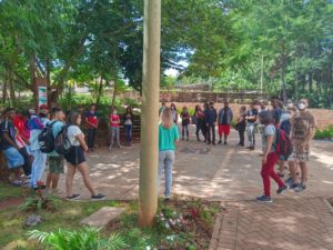 Educação e Meio Ambiente Estudantes da Escola Manoel Patrício visitam o Parque Natural da Cachoeira da Marta