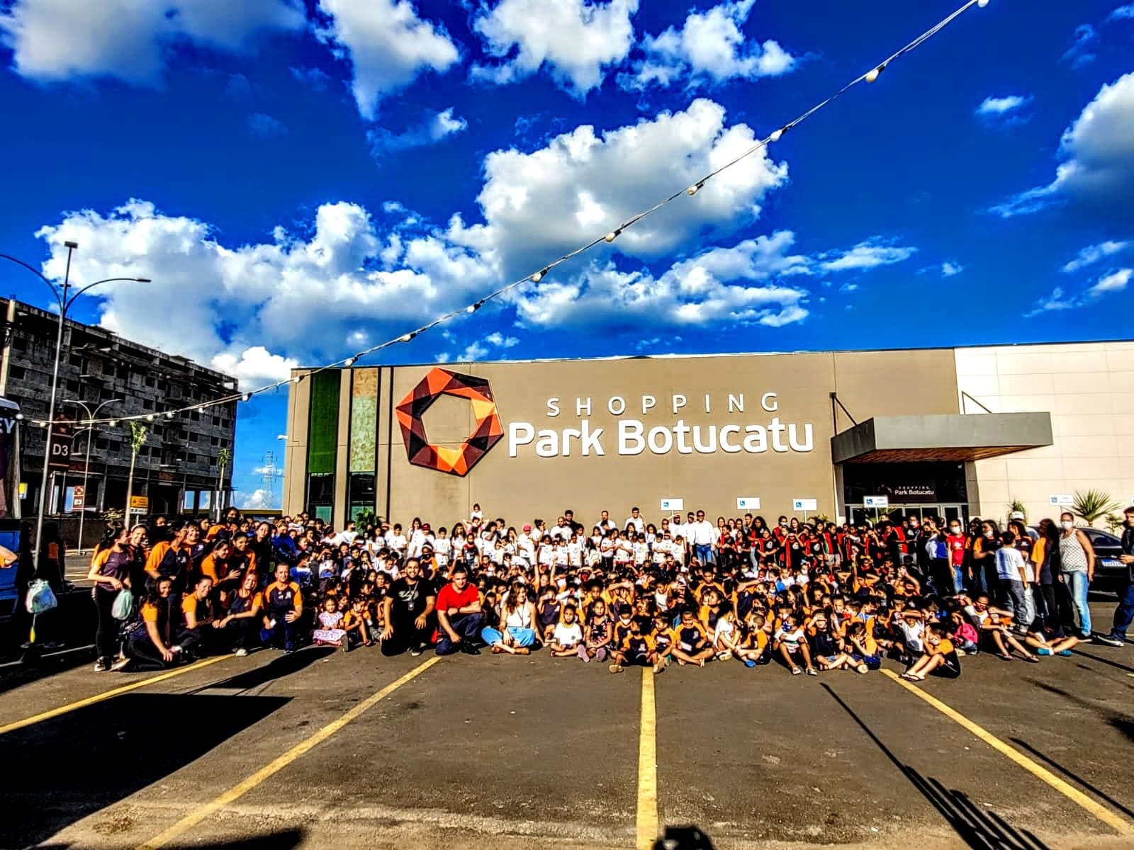 Shopping Park Botucatu proporciona tarde de emoção e alegria a 500 crianças