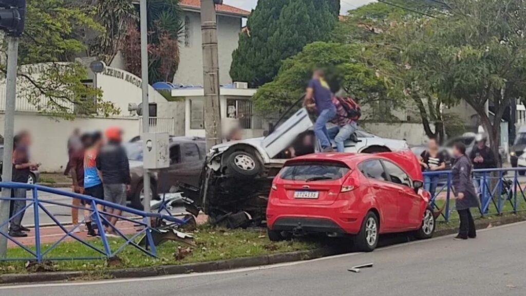 Acidente impressionante deixa mulher ferida em Sorocaba