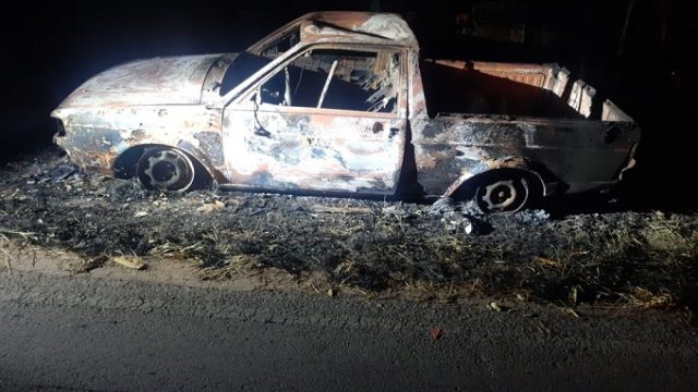 Carro roubado em Tietê é encontrado carbonizado em Piracicaba