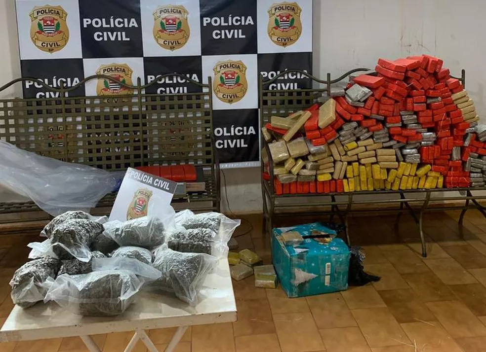 Casal e preso com quase 300 quilos de drogas embaladas a vacuo 1