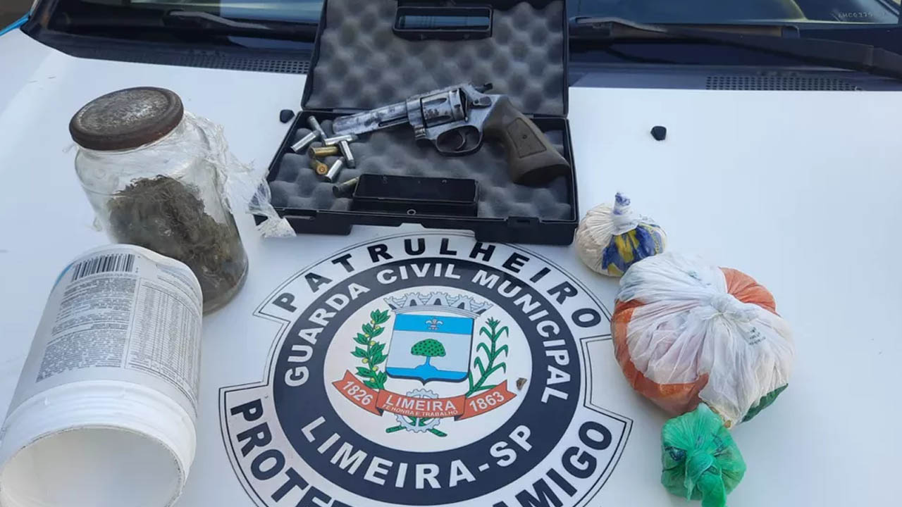 Guarda de Limeira apreende crack, pés de maconha e materiais para refino de drogas em área verde