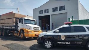 Polícia Civil prende dois homens por desvio de carga em Salto