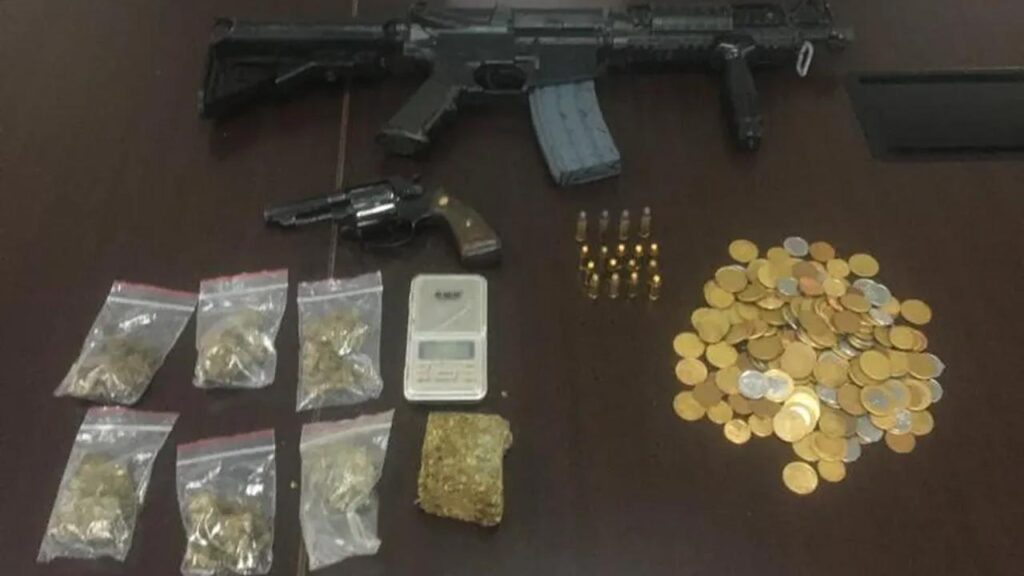 Traficante é preso com armas e drogas em Sorocaba