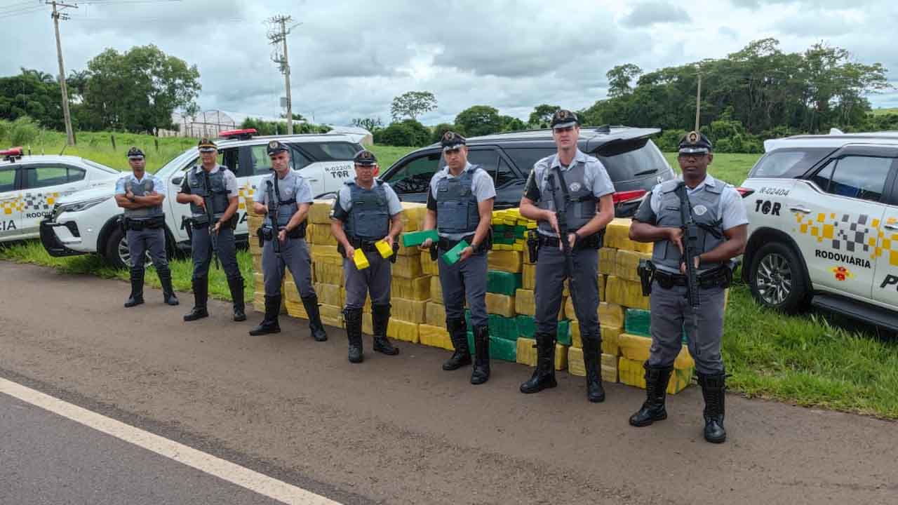 Polícia Militar Rodoviária apreende 1 tonelada de maconha em Birigui