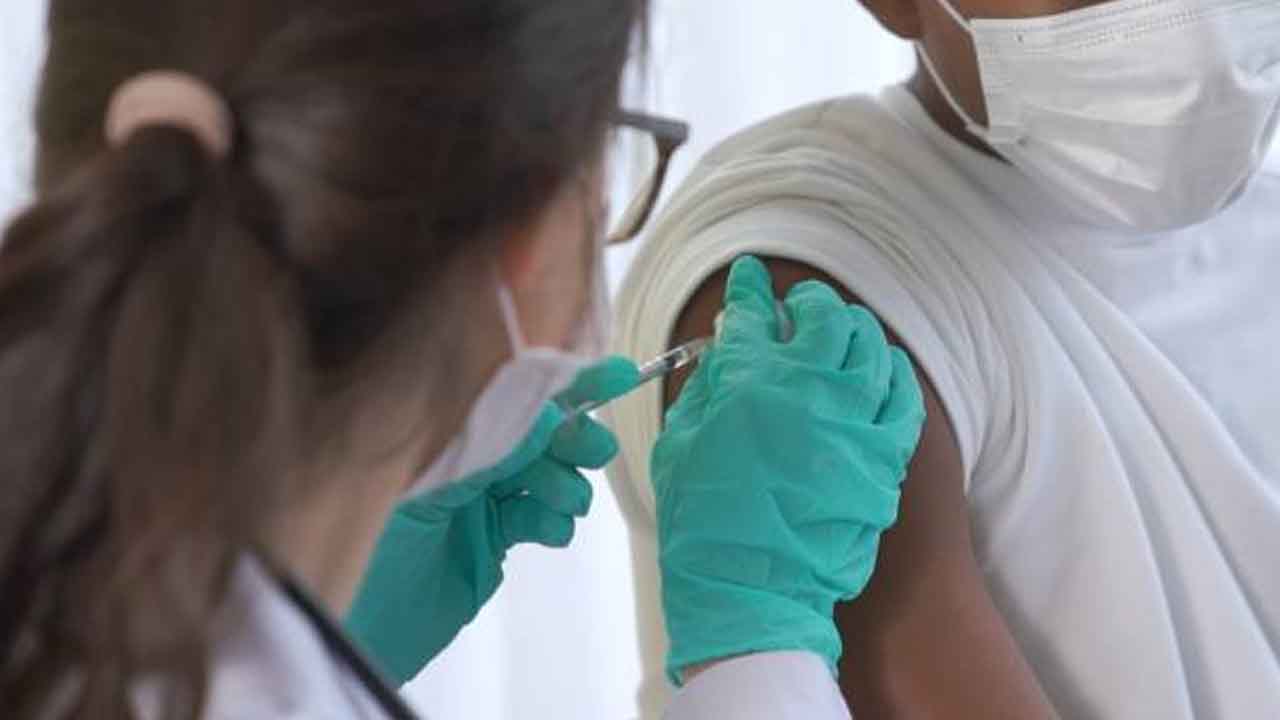 Aumento nos casos de Covid-19 no Brasil acende alerta junto a médicos infectologistas