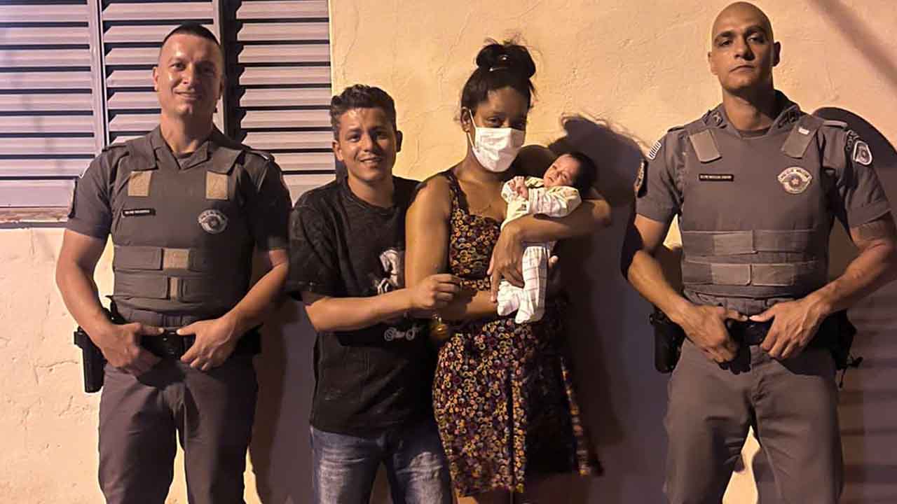 Bebê de oito dias engasga e é salvo por policiais militares em Piracicaba