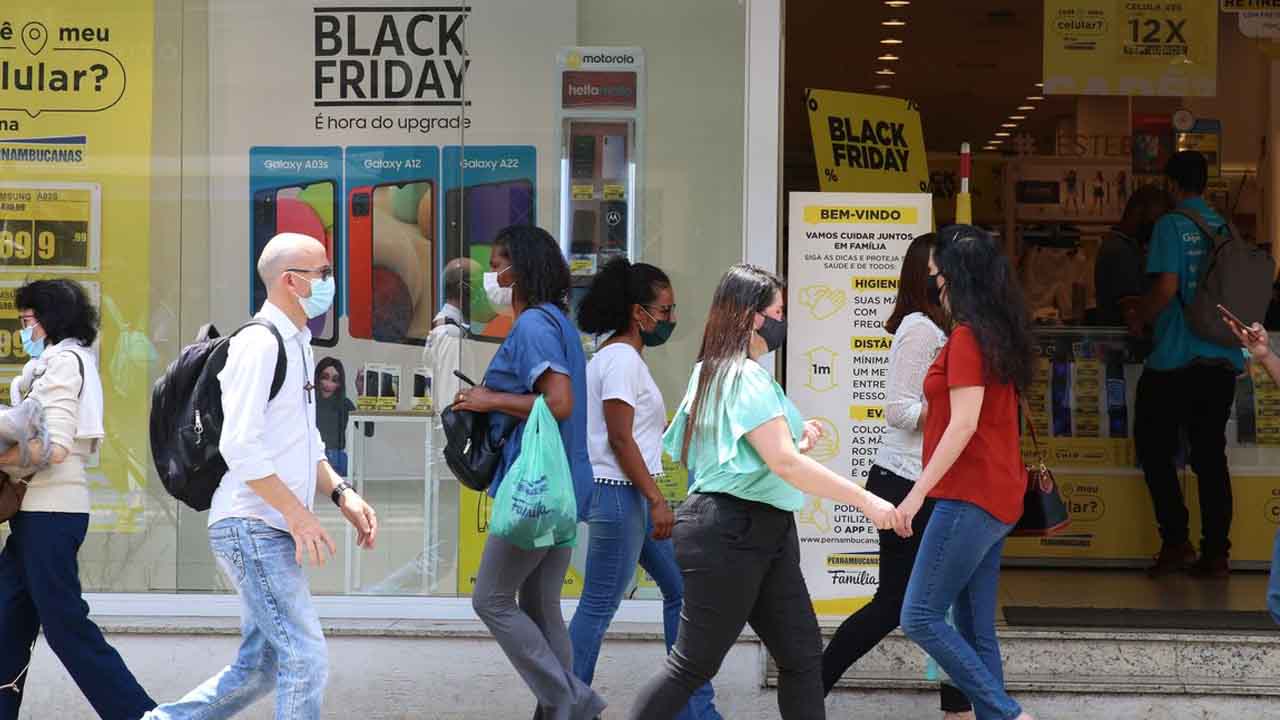 Cartilha alerta consumidores para promoções na Black Friday