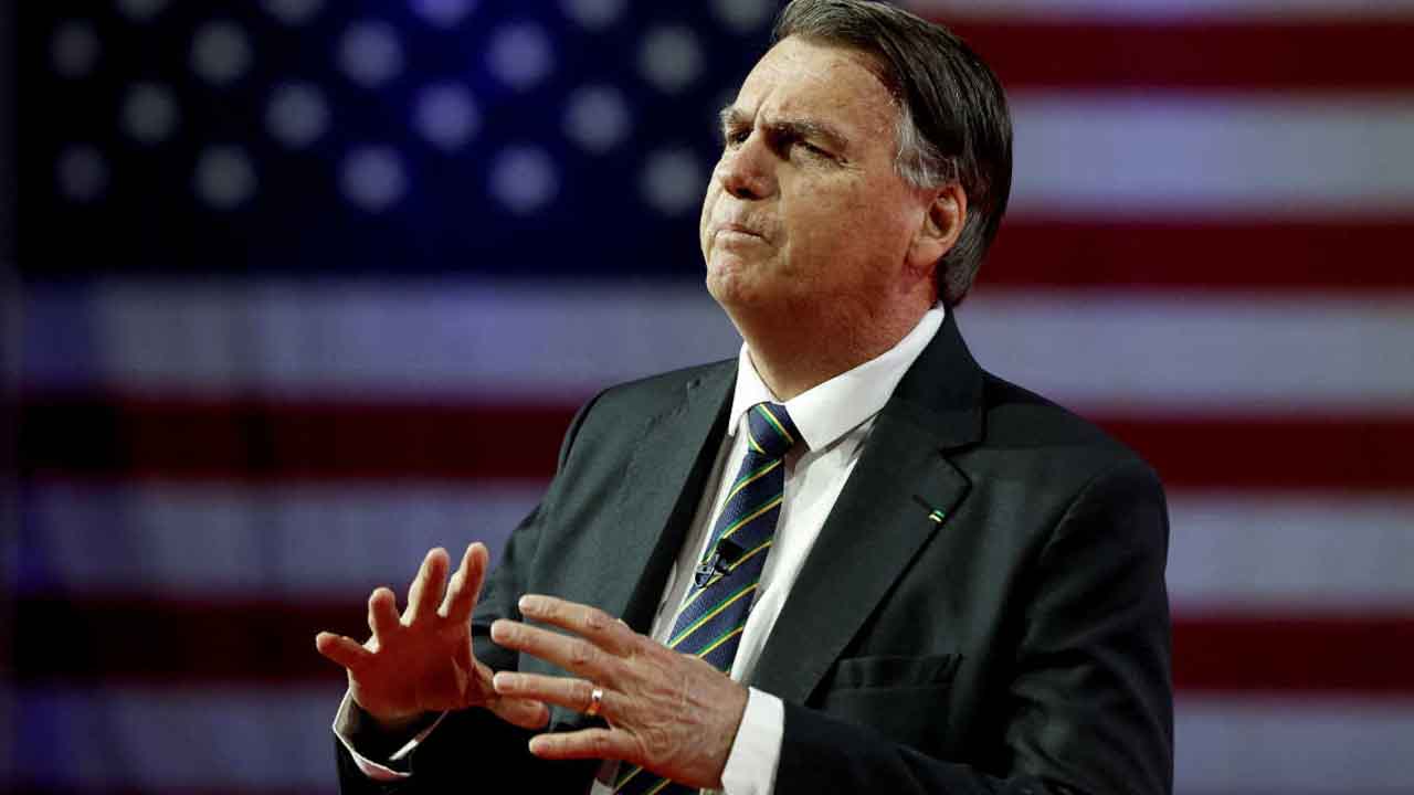 Ex-presidente Jair Bolsonaro Chega Ao Brasil | O Rolo Notícias