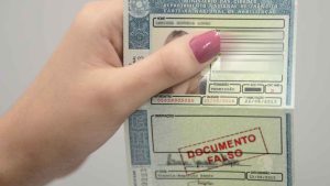Mulher é presa em flagrante por uso de documento falso em empréstimo bancário em Piracicaba