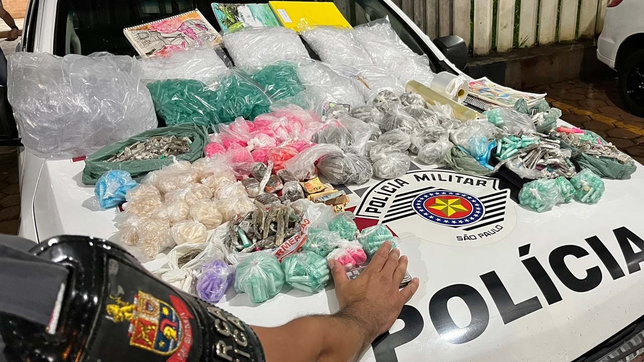 Mulher guardava 4 mil porções de drogas diversas em Laranjal Paulista