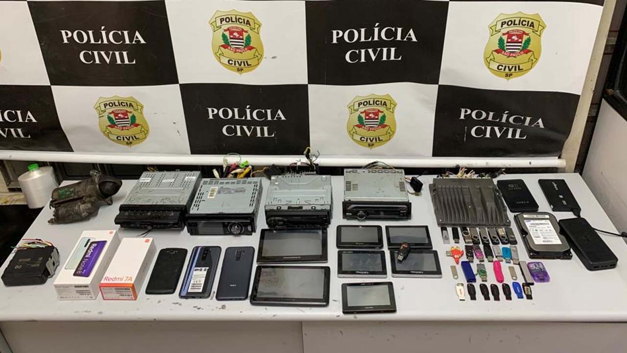 Polícia Civil desarticula quadrilha especializada em roubo de caminhonetes, em Limeira