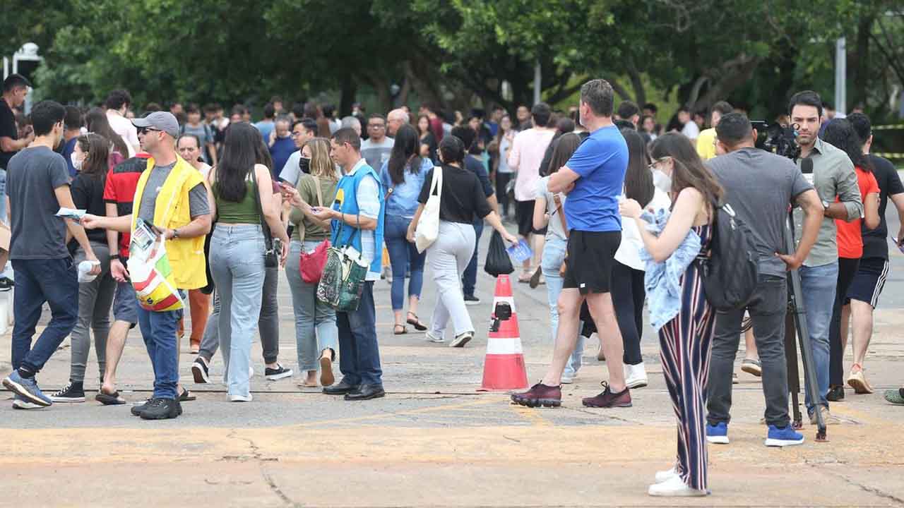 Provas do Enem são reaplicadas hoje e amanhã a 3,2 mil estudantes