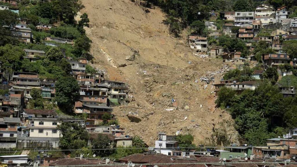 Quase 4 milhões de pessoas vivem em áreas de risco no Brasil 1 Quase 4 milhões de pessoas vivem em áreas de risco no Brasil
