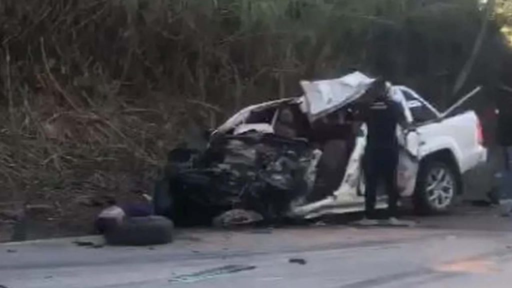 Acidente envolvendo tres veiculos deixa um morto em rodovia de Sao Roque