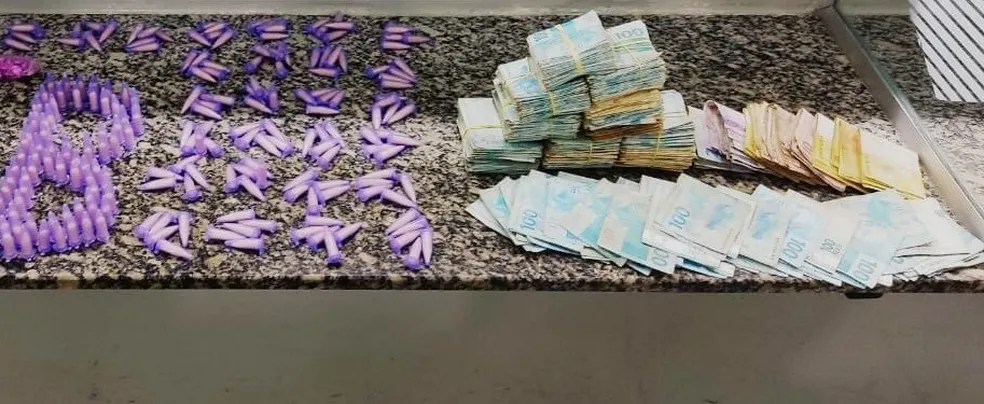 Suspeito de chefiar trafico em bairro de Limeira e preso com drogas e R 88 mil em dinheiro 1