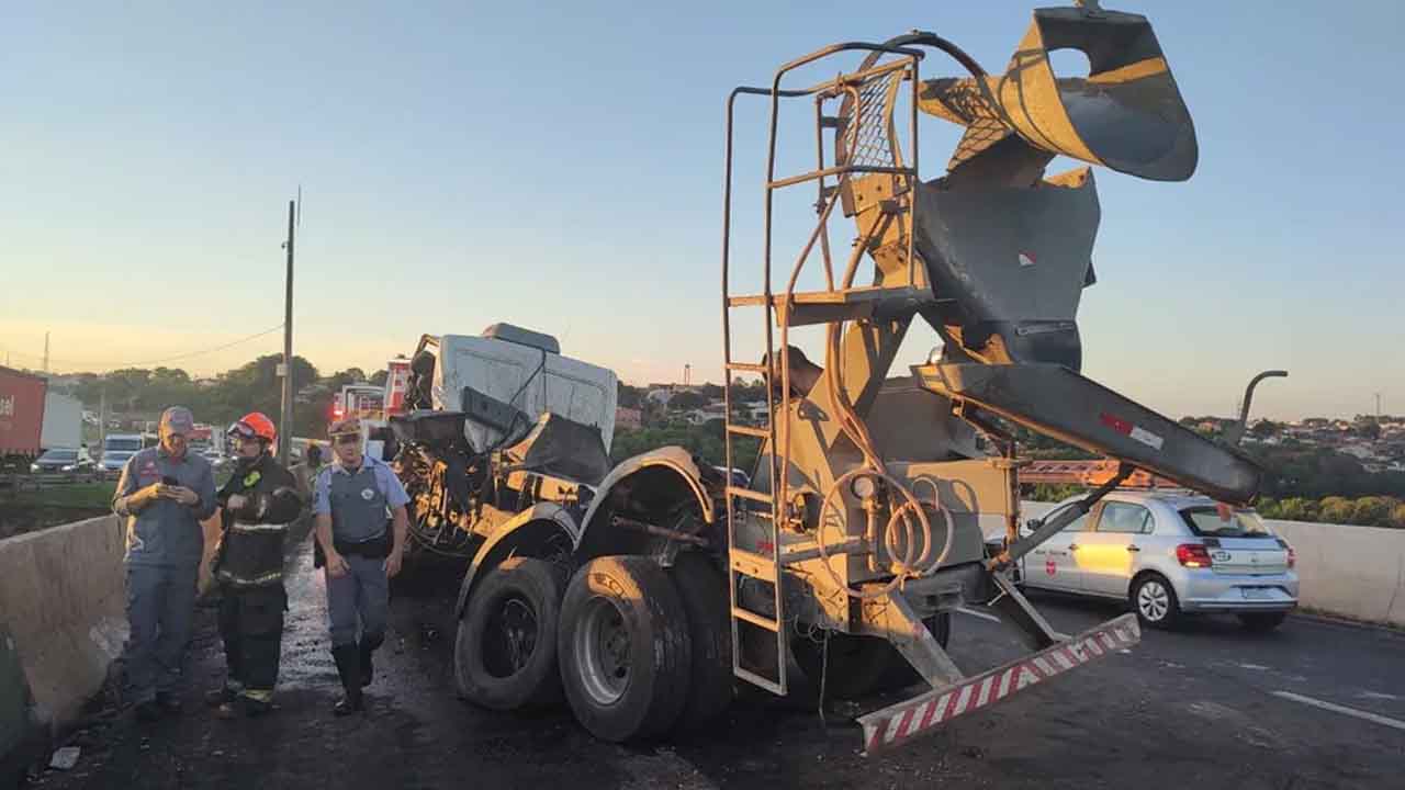 Caminhoneiro morre em acidente na Rodovia Marechal Rondon em Bauru