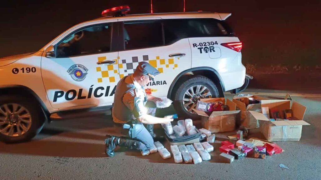 Polícia Rodoviária apreende 150 celulares e mais de 100 frascos de perfume contrabandeados em Palmital