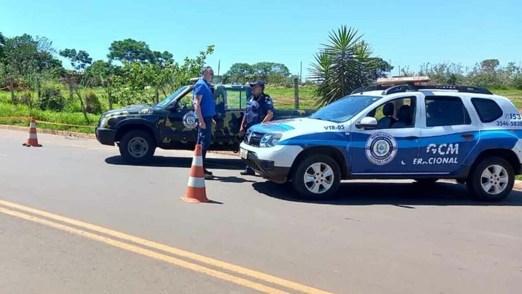 Esfaqueou a ex companheira no pescoco com uma faca de cozinha 1