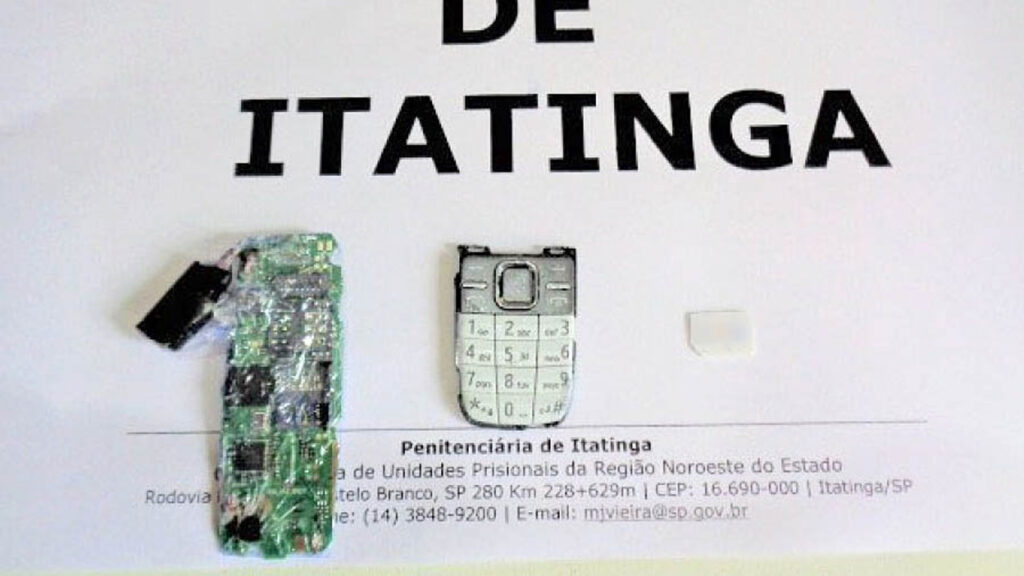 Potes de margarina escondiam placas de celular na Penitenciaria de Itatinga