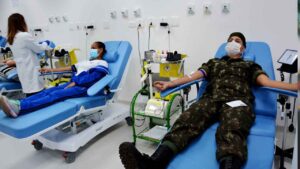 Hemocentro recebe campanha de doação de sangue do 12º Batalhão da Polícia Militar e Tiro de Guerra de Botucatu