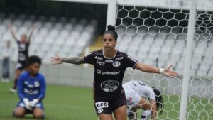 Patrícia Sochor leva Ferroviária à liderança do Brasileiro Feminino