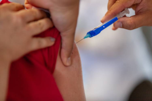 Governo de SP disponibiliza vacinação contra gripe para toda a população