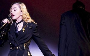 Madonna divulga trabalho de artista brasileiro no Instagram