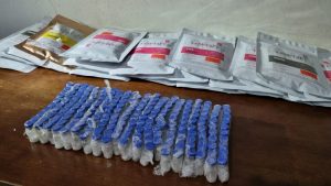 PRF apreende 200 frascos de medicamentos ilegais na BR 153